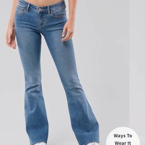 hollister low rise medium wash flare jeans 🤍